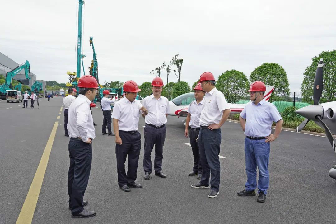 中铁装备赵华总经理莅临k1体育
交流