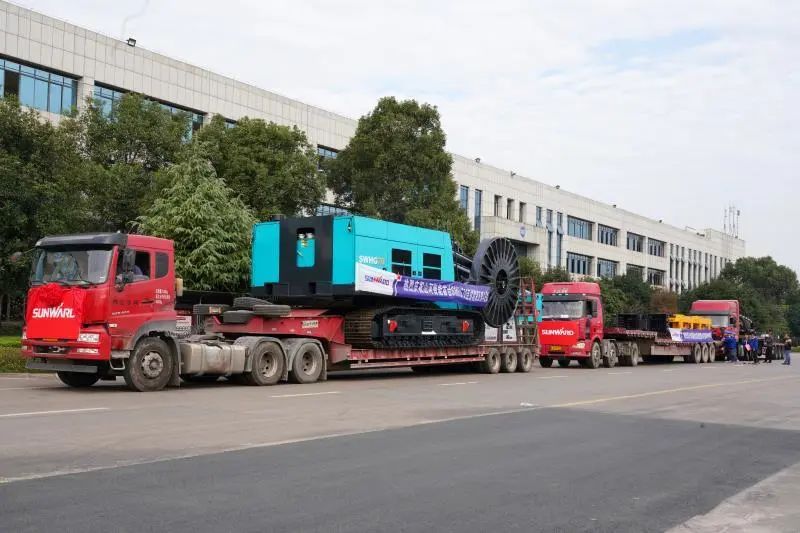 k1体育
首台SWHG70连续墙液压抓斗顺利交机