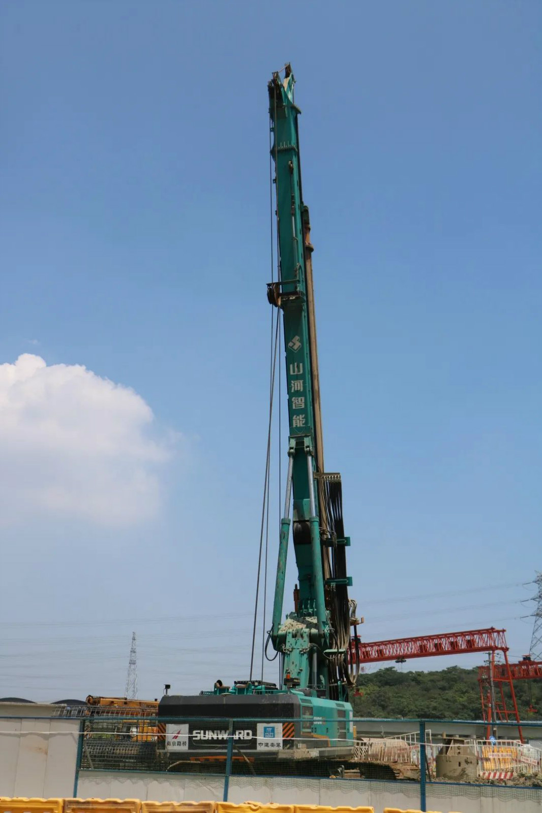 从业20多年的他，为何对k1体育
旋挖钻机情有独钟