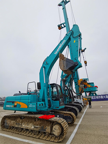 k1体育
旋挖钻机打下700亿项目第一钻