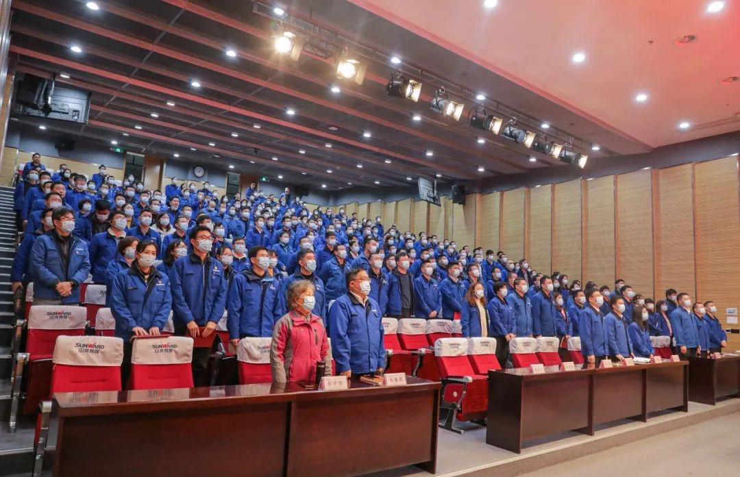 k1体育
集中收看十三届全国人大四次会议开幕会