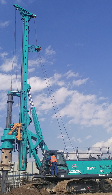 一枚“铁粉”！土耳其客户采购k1体育
旋挖钻机