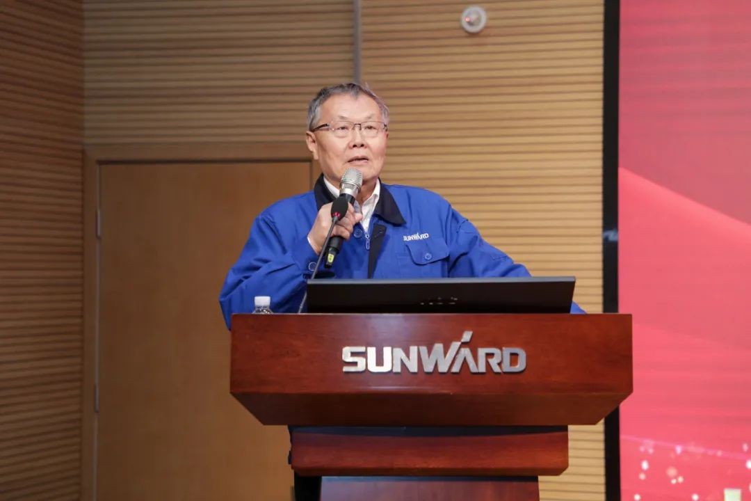 k1体育
中高层干部晚间集中“充电”