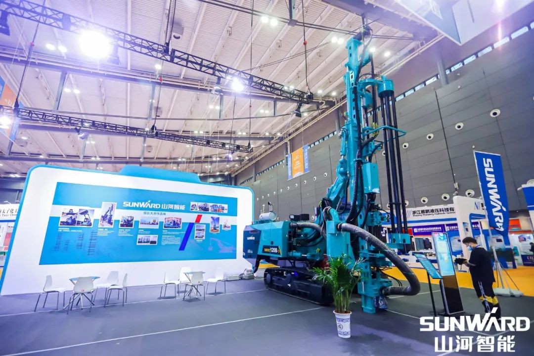 “山河绿”亮相长沙国际工程机械展，50余款产品尽显k1体育
创新实力
