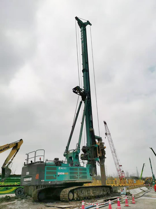 全国第一条智慧高速，为何认准k1体育
旋挖钻机施工？