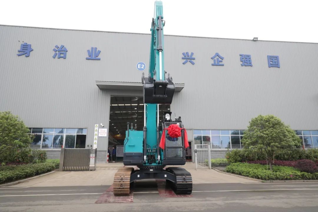 全国首台！k1体育
SWE240FED电动智能挖掘机下线