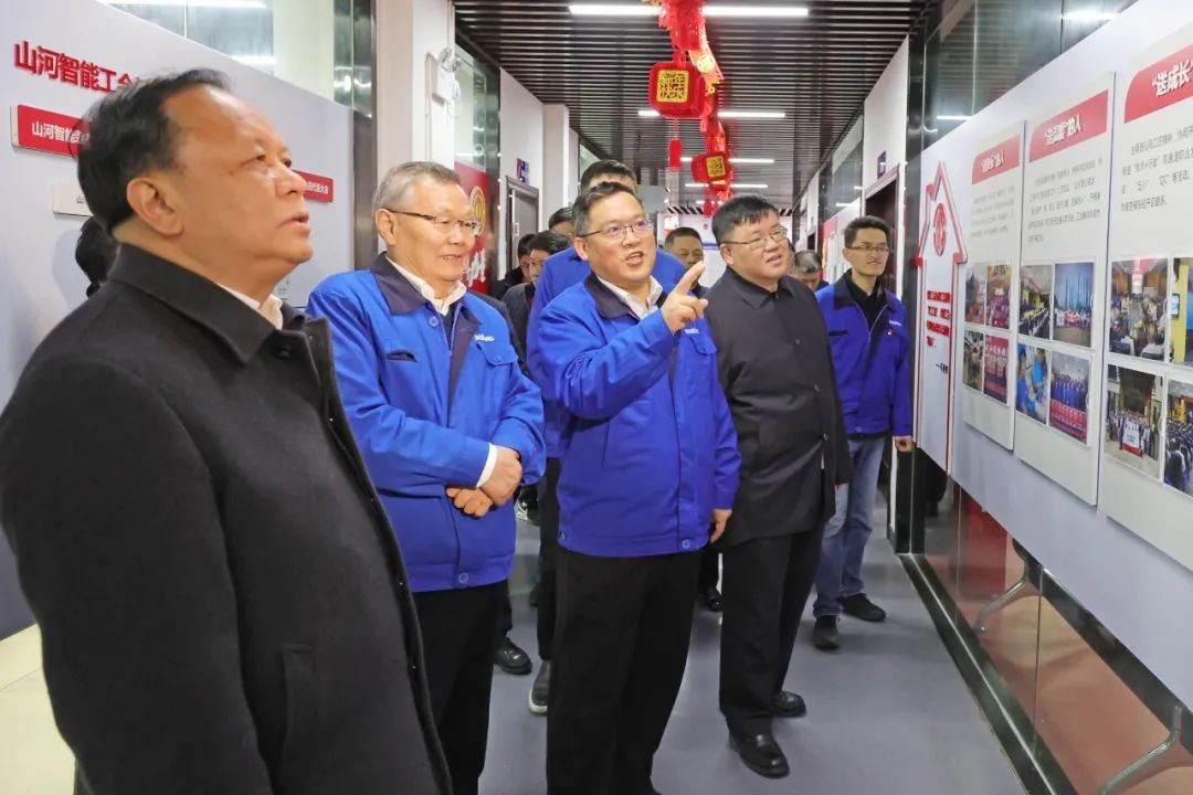 周农在k1体育
调研时强调：企业工会要大力培养劳模和工匠