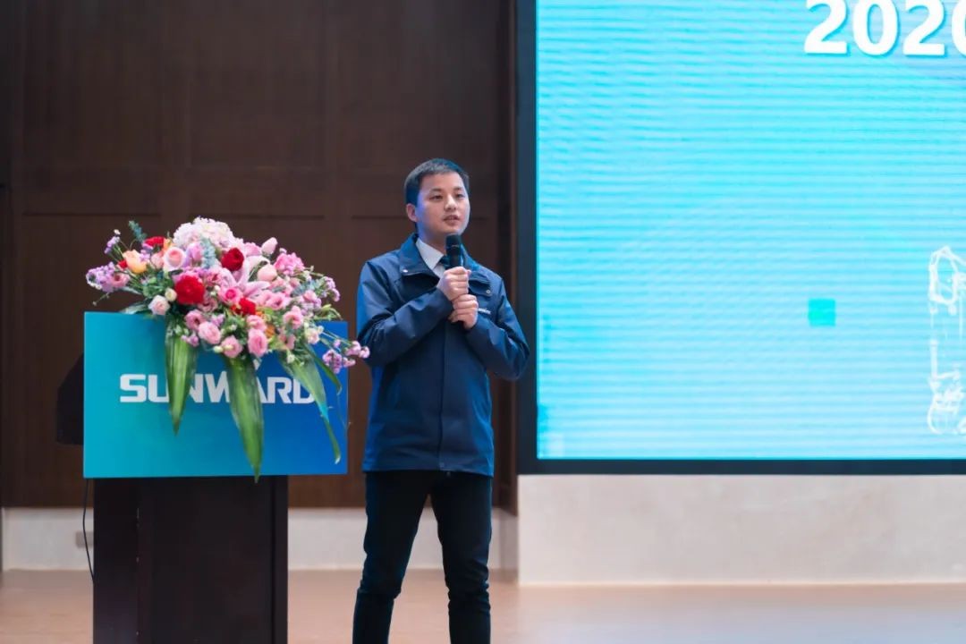 同心克难再腾飞，携手齐心冲万台——2021k1体育
挖掘机经销商年会圆满召开