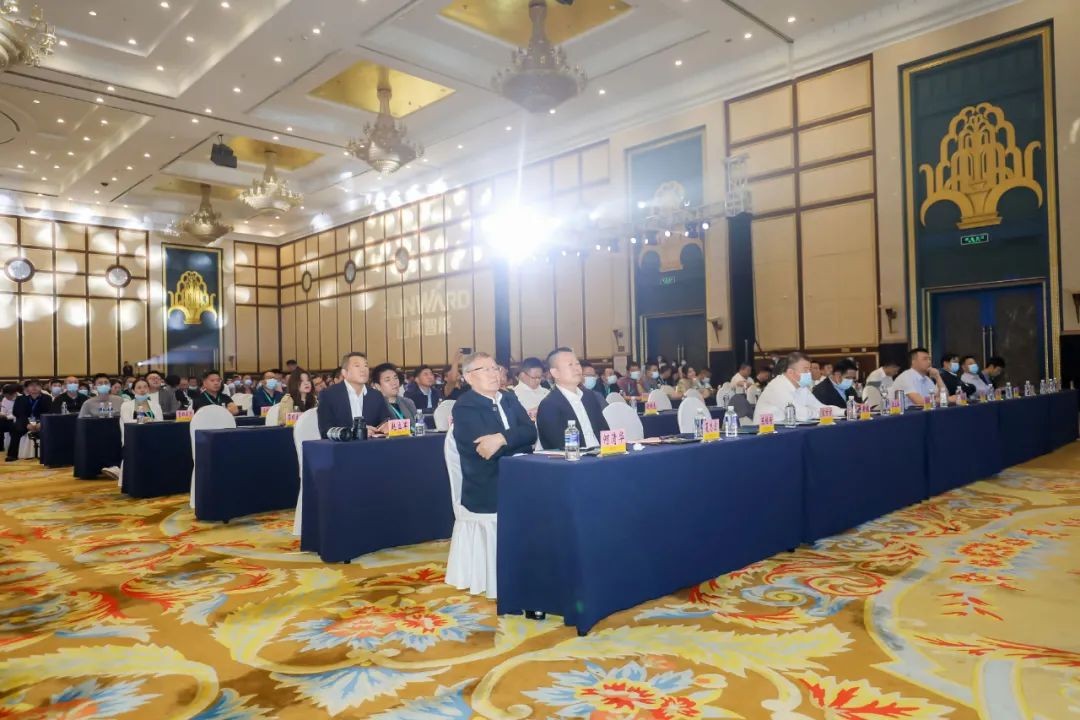 “爆品”出击！k1体育
客户交流会签约超8亿元