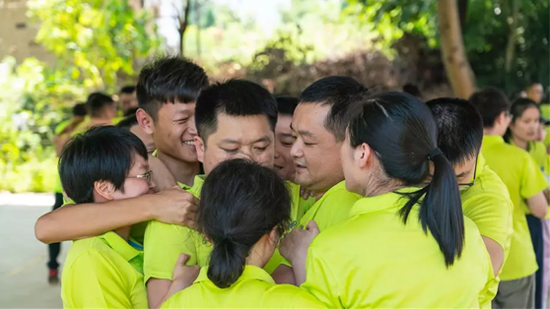 【夯基础 强执行 跨高度】2019k1体育
挖掘机营销公司拓展训练营顺利开展