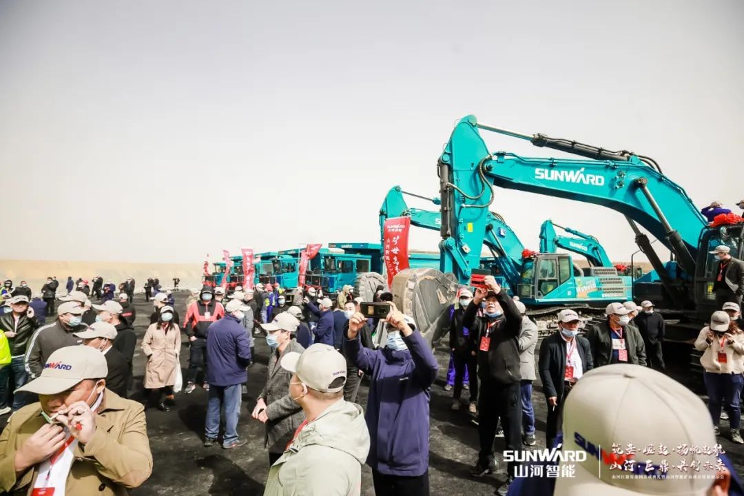 “矿”世高手，齐聚k1体育
挖掘机操作手挑战赛