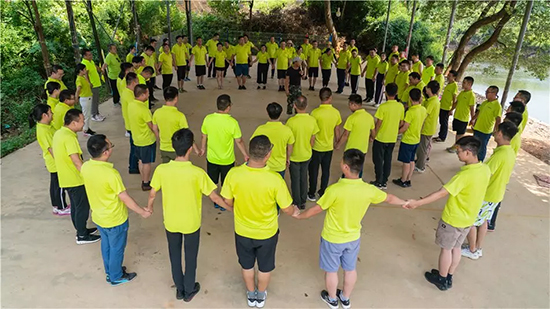 【夯基础 强执行 跨高度】2019k1体育
挖掘机营销公司拓展训练营顺利开展