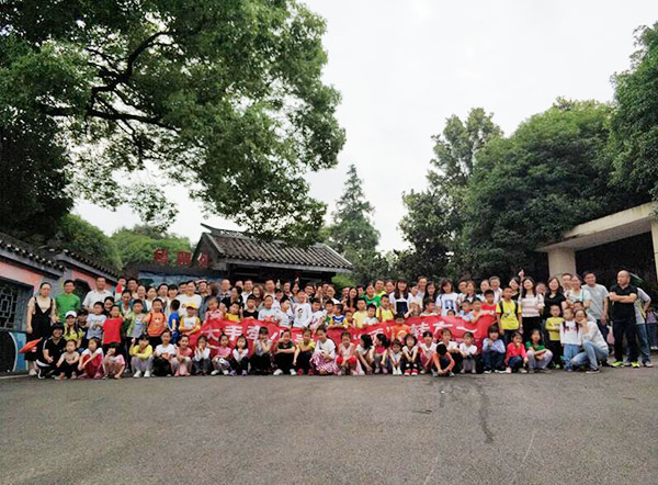 大手牵小手·“顽”转六一，k1体育
首次六一亲子主题活动圆满举行