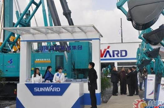 【宝马访谈】k1体育
董事长何清华教授