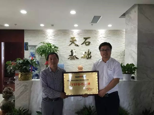 一路相随，k1体育
伴他功成名就