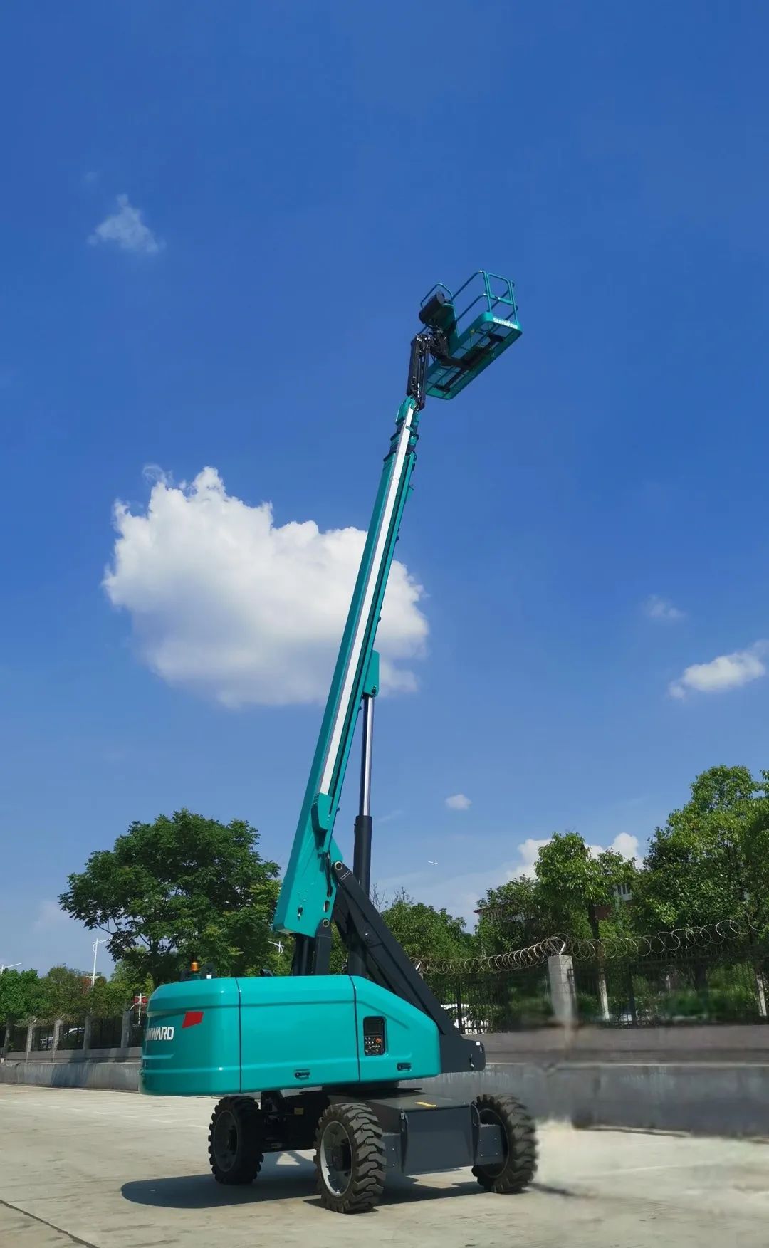 k1体育
首款直臂式高空作业平台顺利通过评审