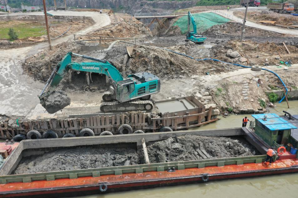 初心源地，k1体育
挖掘机实力大显 | 百年风华筑锦绣山河（1）