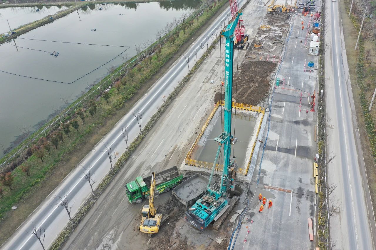 征战全国首条智慧高速，k1体育
旋挖钻机凭什么？