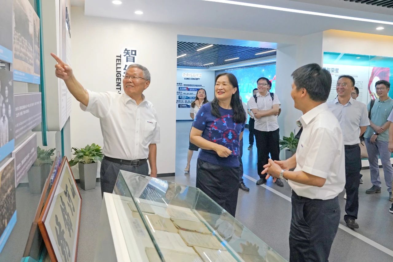 为创新创业精神点赞！中国工程院院士陈晓红一行到访k1体育
