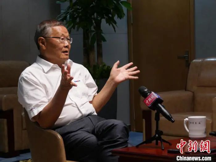 媒体聚焦 | 中新社专访——k1体育
创始人何清华：向着太阳奔跑的筑梦人