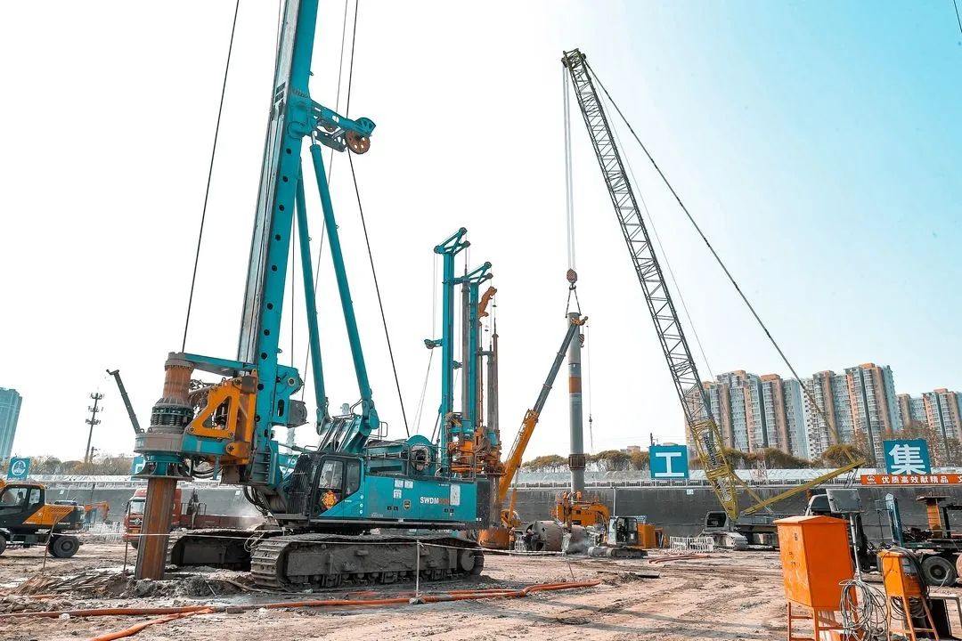 大国重器！k1体育
超级装备助力北京城市副中心综合交通枢纽站建设