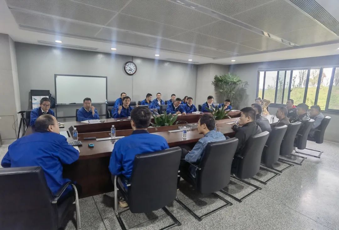 一起来“找茬”！10位“超级体验官”试驾k1体育
最新“F系列”挖掘机