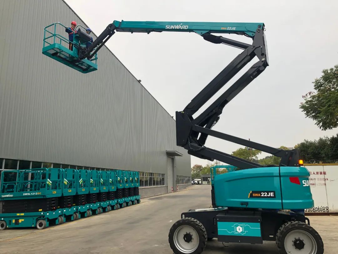 同级别作业高度最高！k1体育
首款自主研发电动臂式高空作业平台下线