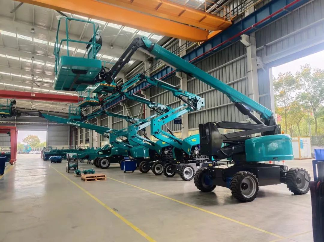 同级别作业高度最高！k1体育
首款自主研发电动臂式高空作业平台下线