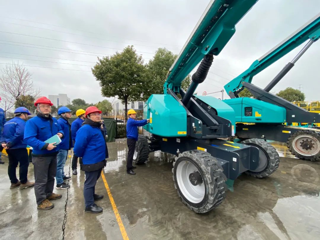 勇闯蓝海!k1体育
两款臂式高空作业平台正式“出道”