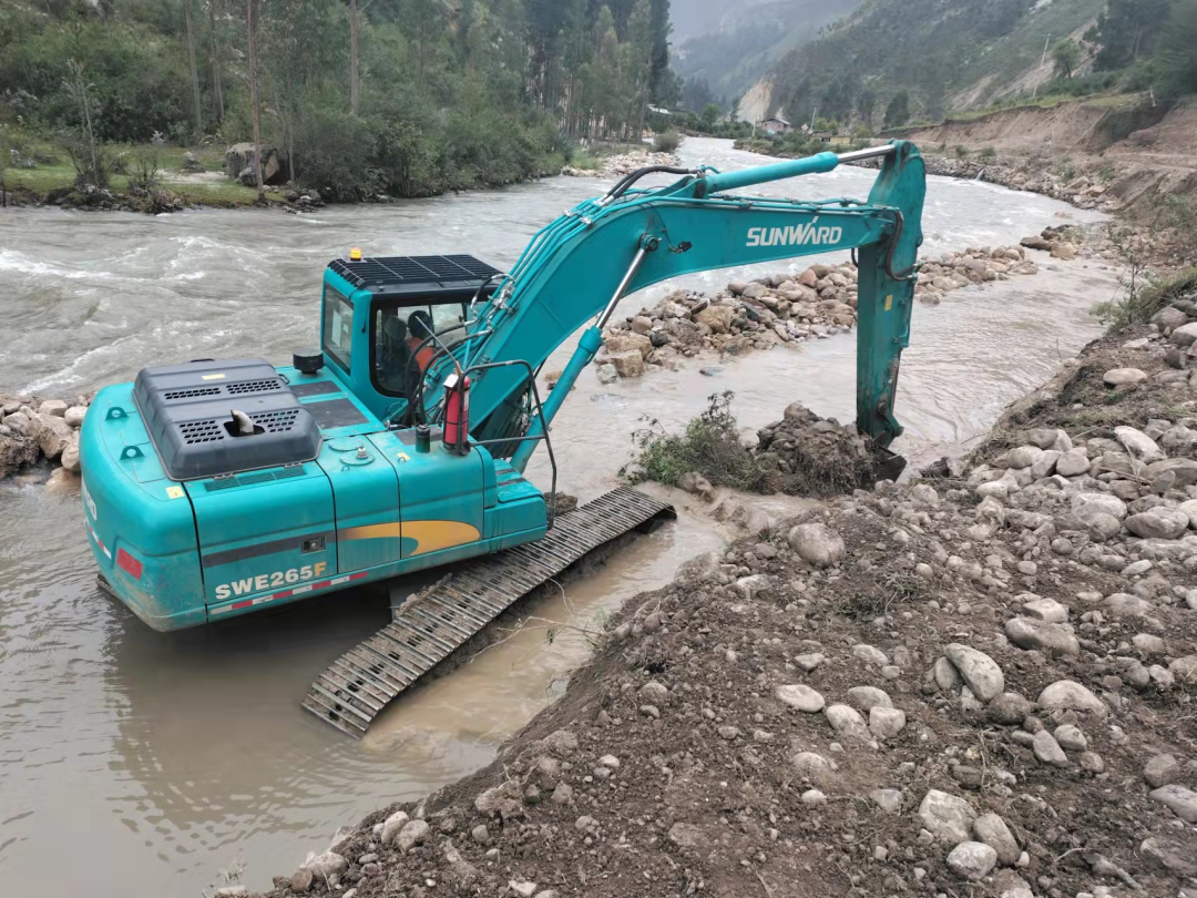 挑战世界第二高山脉!k1体育
装备助力秘鲁安第斯国家公路项目建设