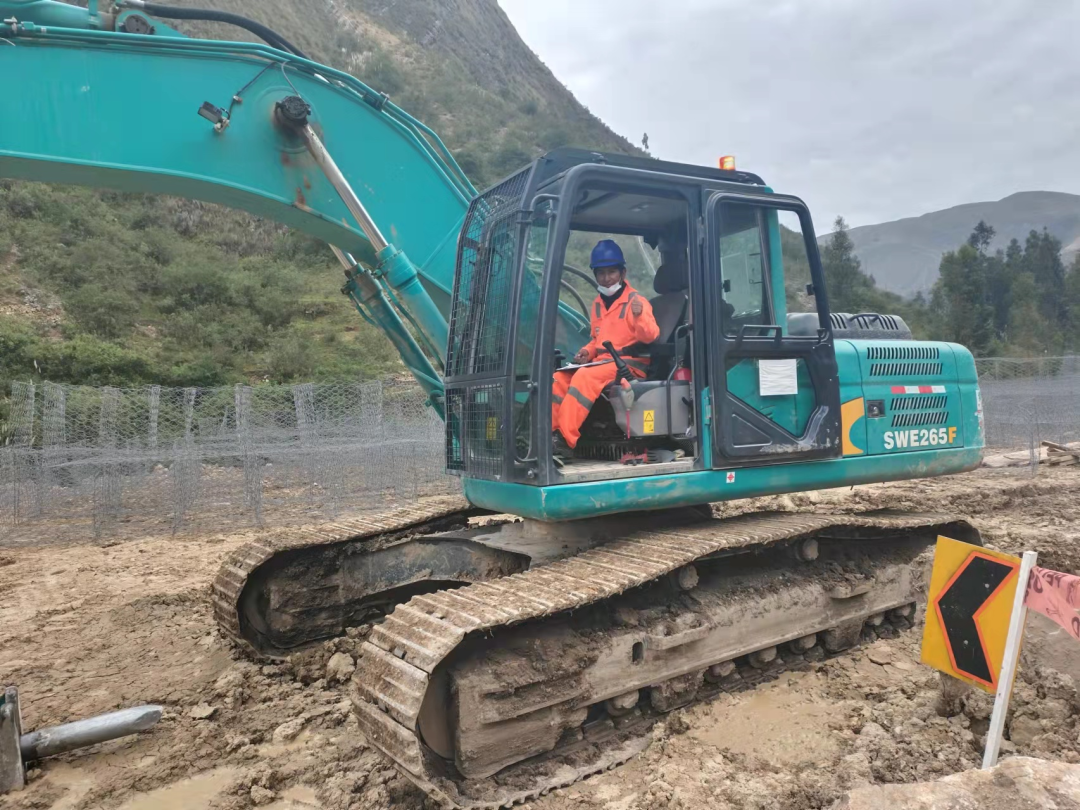 挑战世界第二高山脉!k1体育
装备助力秘鲁安第斯国家公路项目建设