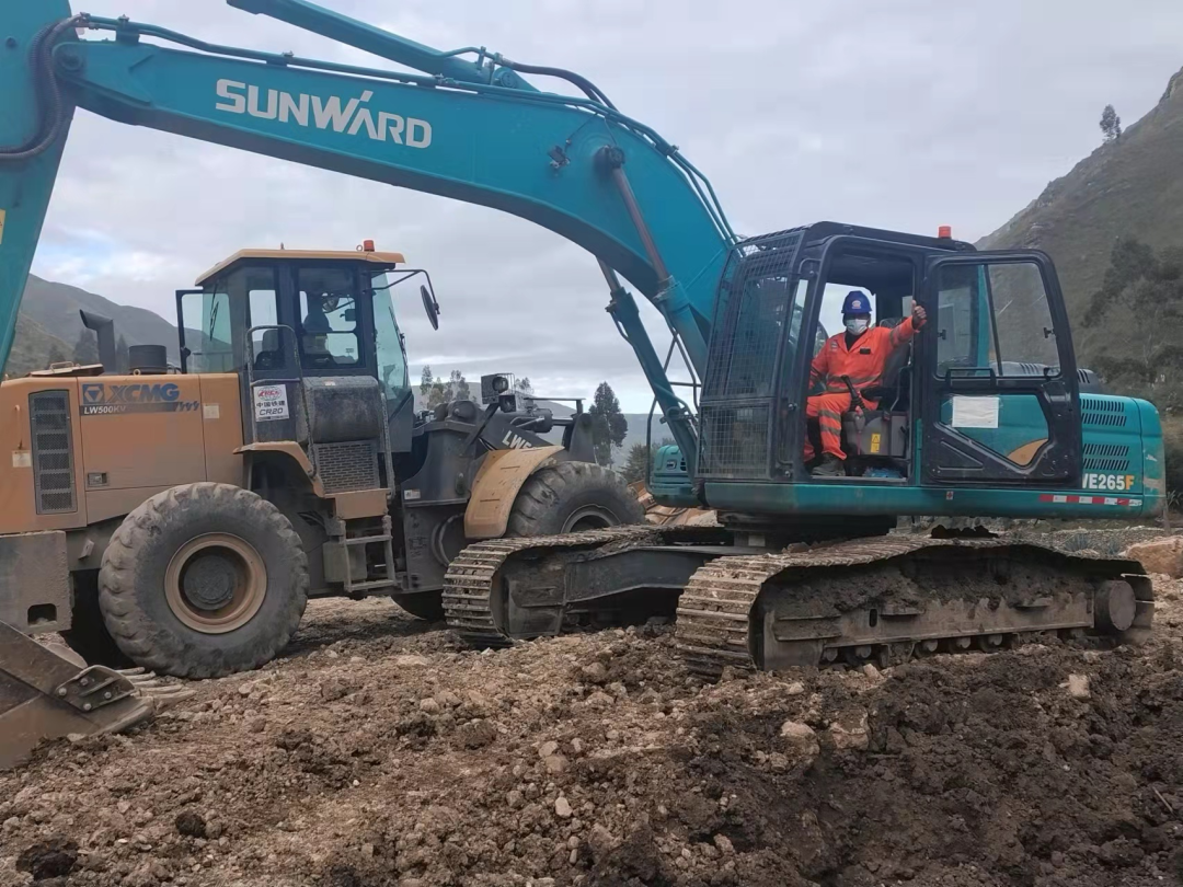 挑战世界第二高山脉!k1体育
装备助力秘鲁安第斯国家公路项目建设