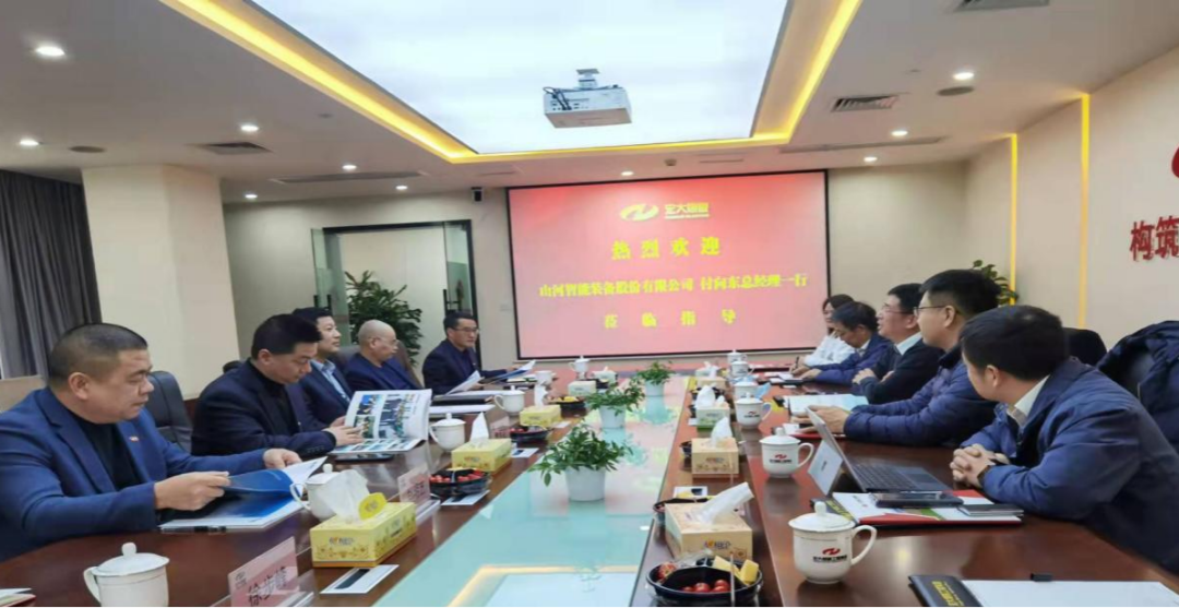 携手战边疆!k1体育
潜孔钻机助力宏大爆破新疆奇台项目建设