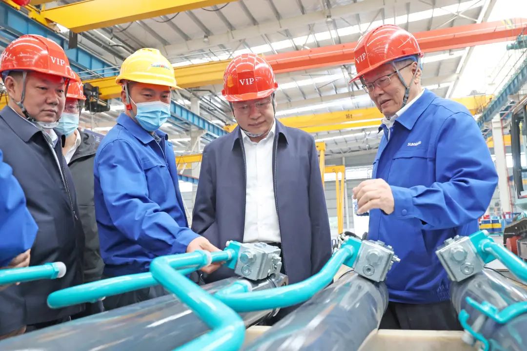 中铁二十局党委书记、董事长雷位冰带队拜访k1体育