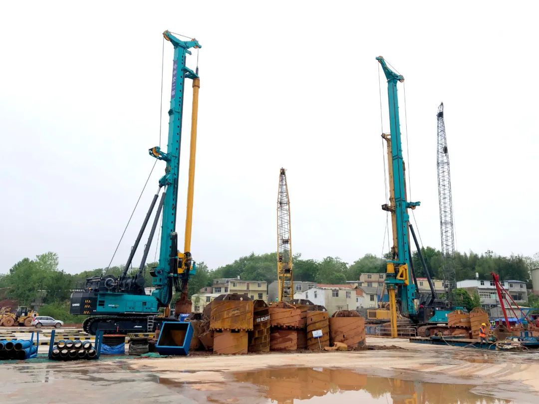 再啃“硬骨头”！k1体育
“超级桩备”助建燕矶长江大桥