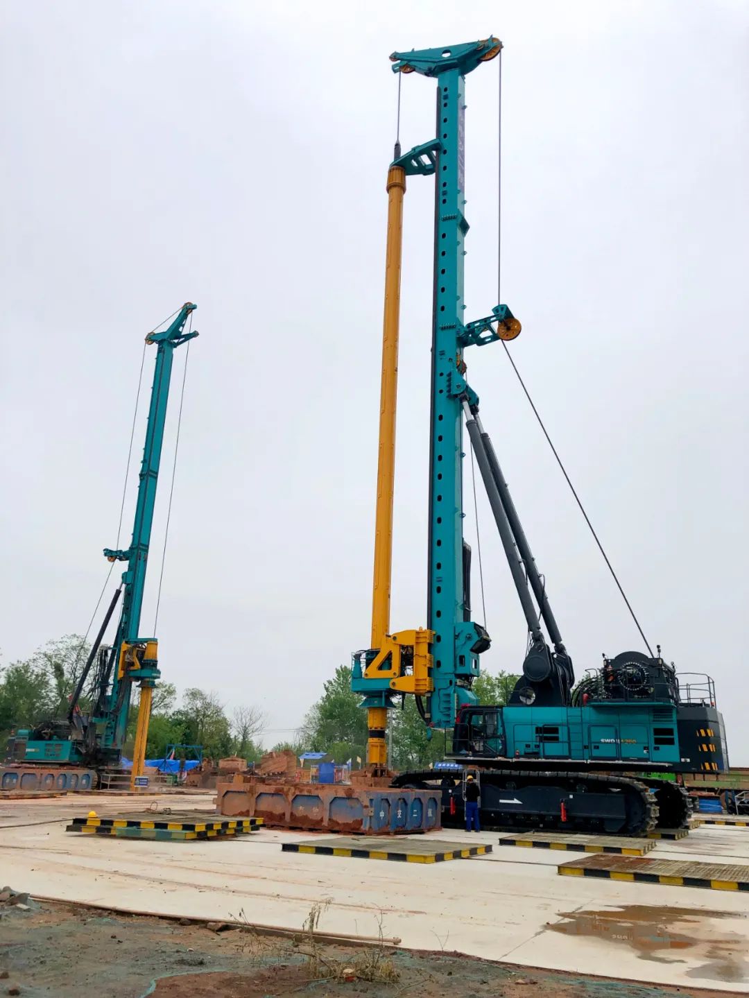 再啃“硬骨头”！k1体育
“超级桩备”助建燕矶长江大桥