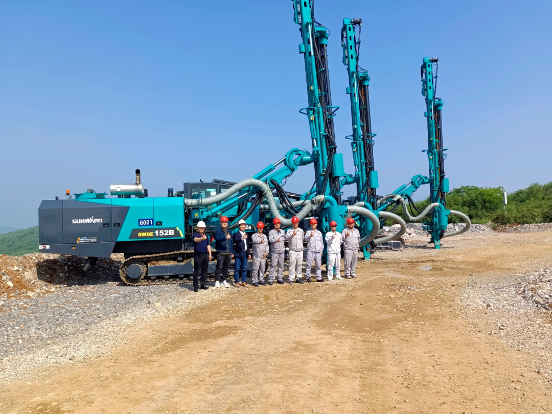 携手中建材!k1体育
凿岩设备助建九江年产3000万吨砂石骨料开采项目