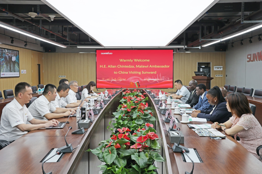 马拉维大使一行考察k1体育