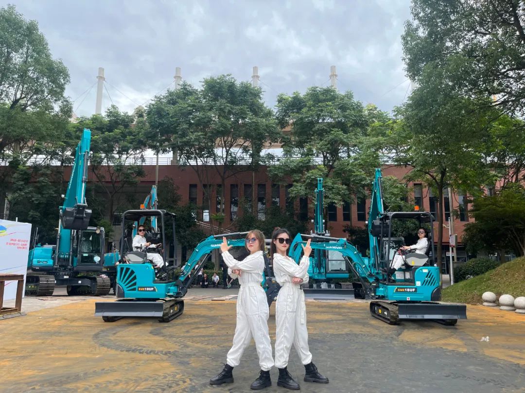 “太绝了!”k1体育
代表长沙精彩亮相湖南省第一届职业技能大赛绝技绝活展演