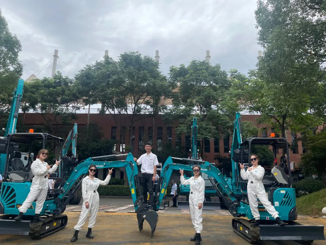 “太绝了!”k1体育
代表长沙精彩亮相湖南省第一届职业技能大赛绝技绝活展演