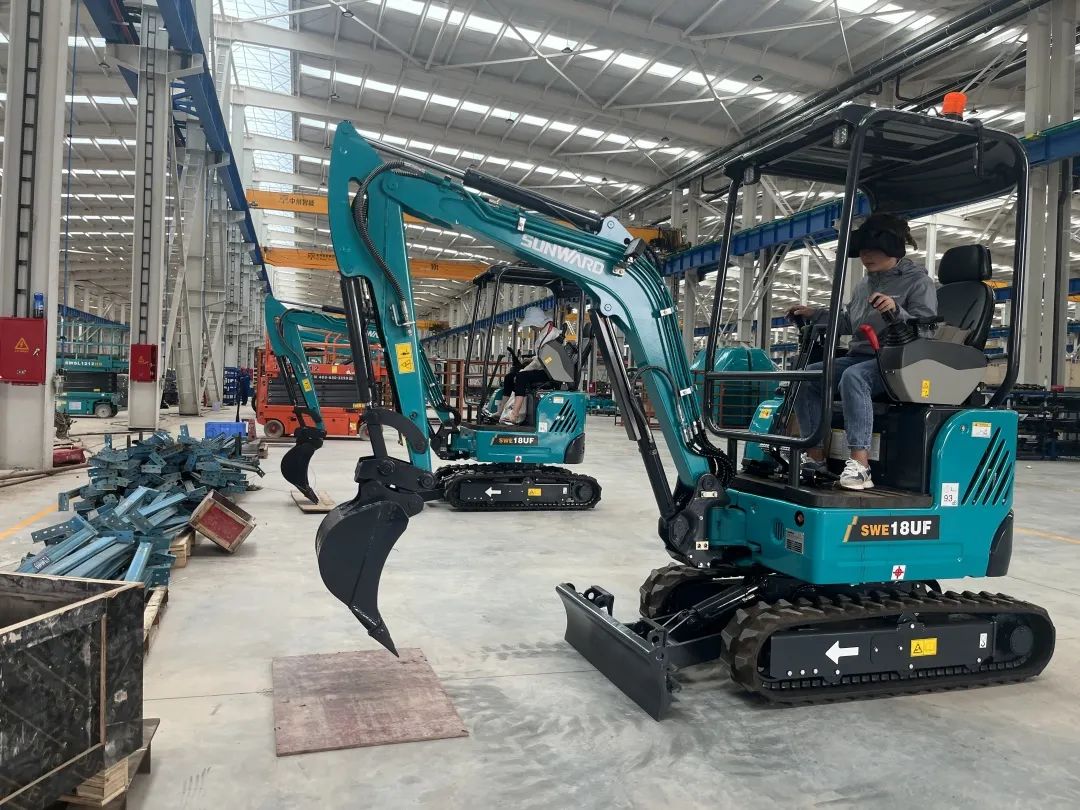 “太绝了!”k1体育
代表长沙精彩亮相湖南省第一届职业技能大赛绝技绝活展演