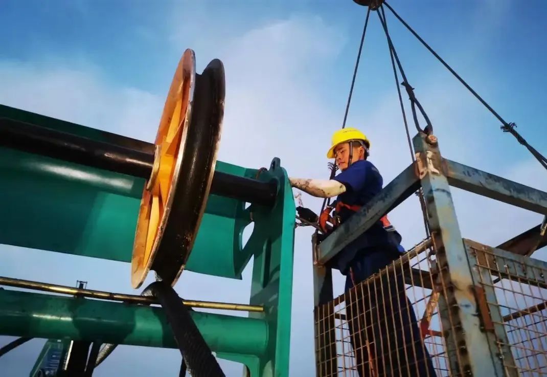 “创造施工奇迹!”他们和k1体育
“超级桩备”一起助建燕矶长江大桥