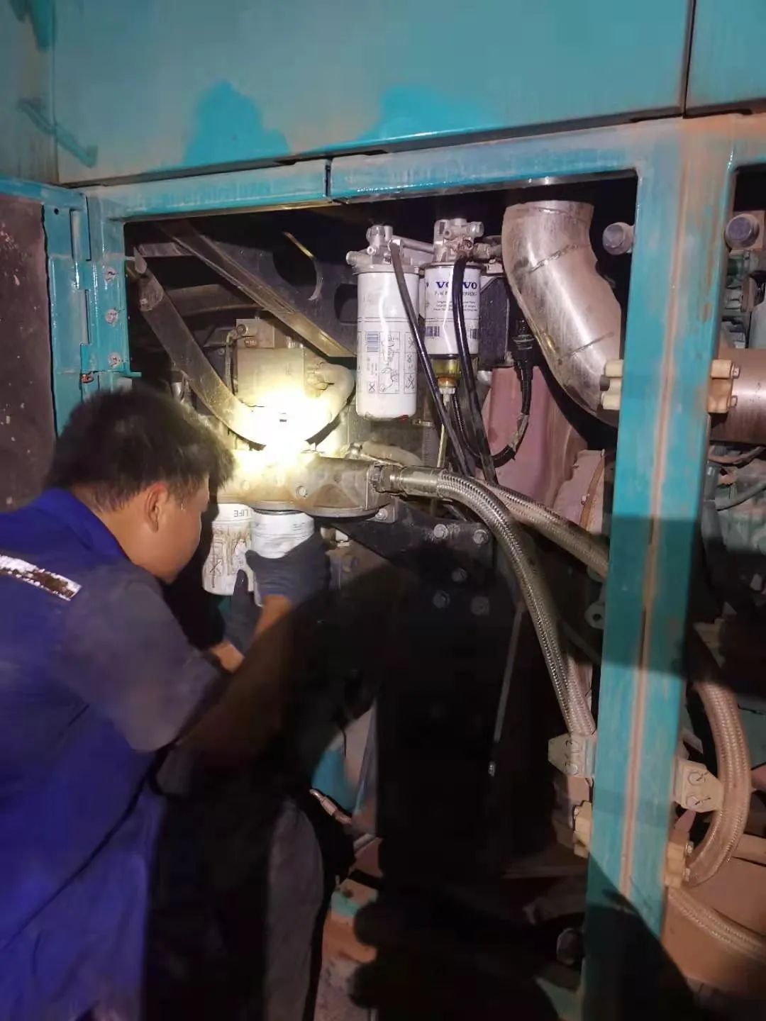 “创造施工奇迹!”他们和k1体育
“超级桩备”一起助建燕矶长江大桥