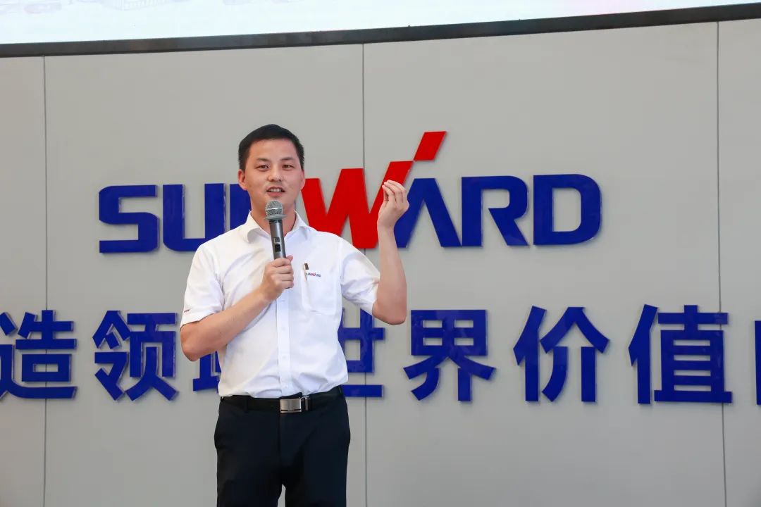 又酷又辣又炫!k1体育
第二届挖机宝贝来了