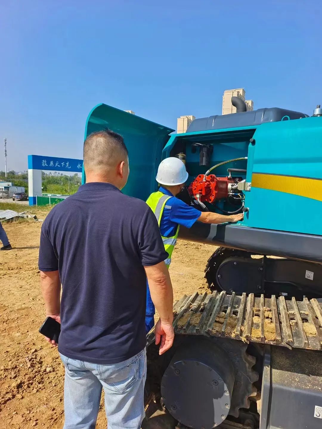 全款拿下！k1体育
挖掘机奔赴工地一线