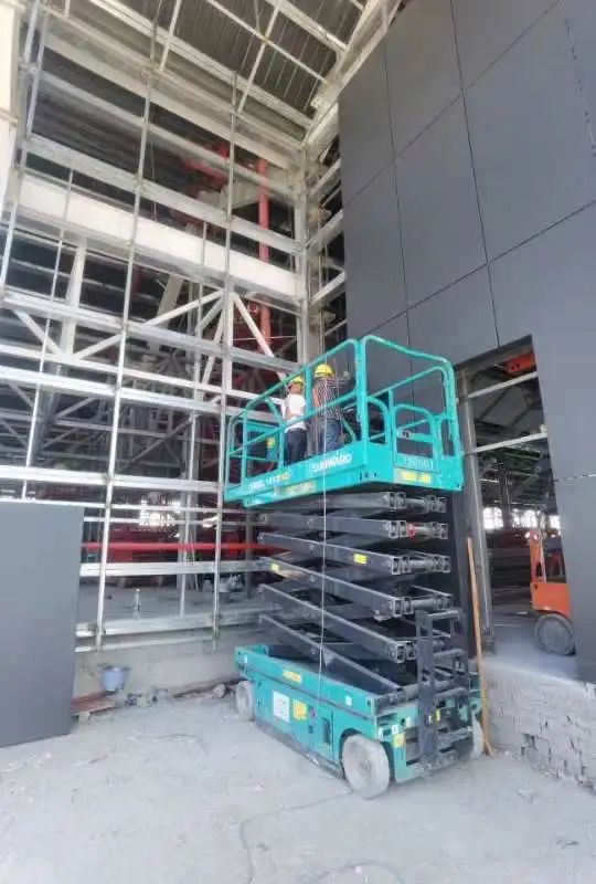 众志成城抗疫情!k1体育
高空机械助力惠州方舱医院建设