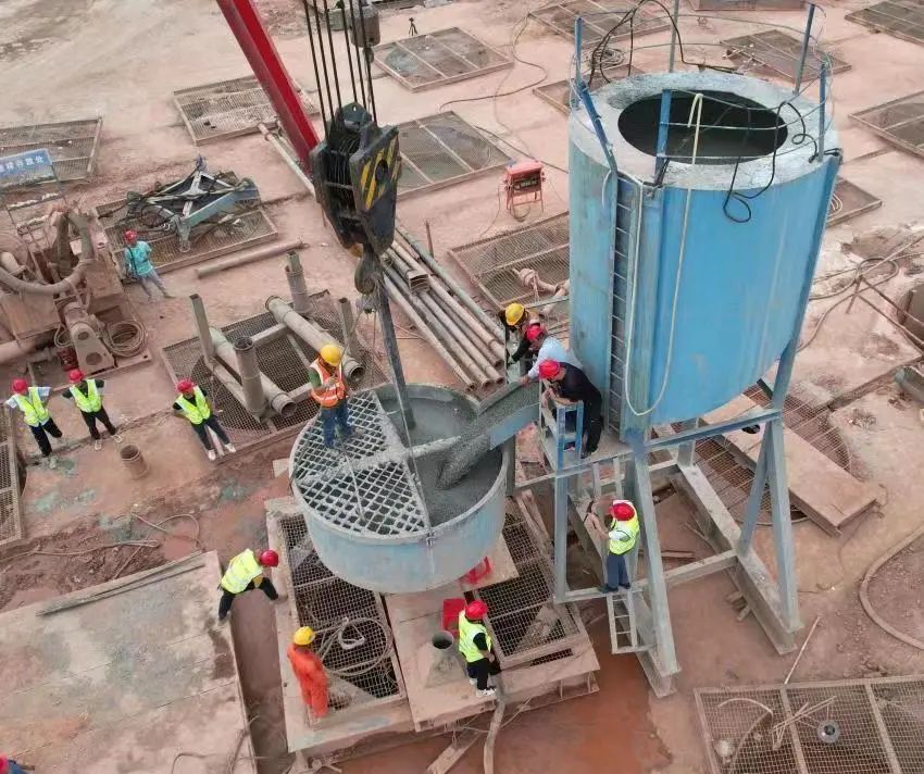 超级“桩”备实力亮剑！k1体育
携手武汉乐成建设攻克燕矶长江大桥复杂地层施工难题