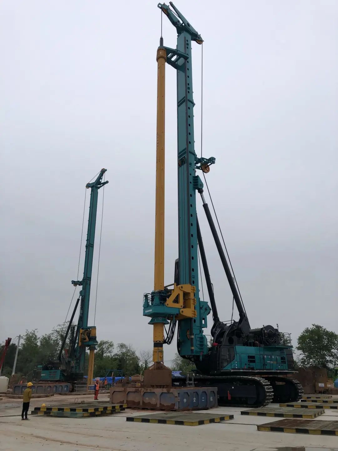 超级“桩”备实力亮剑！k1体育
携手武汉乐成建设攻克燕矶长江大桥复杂地层施工难题