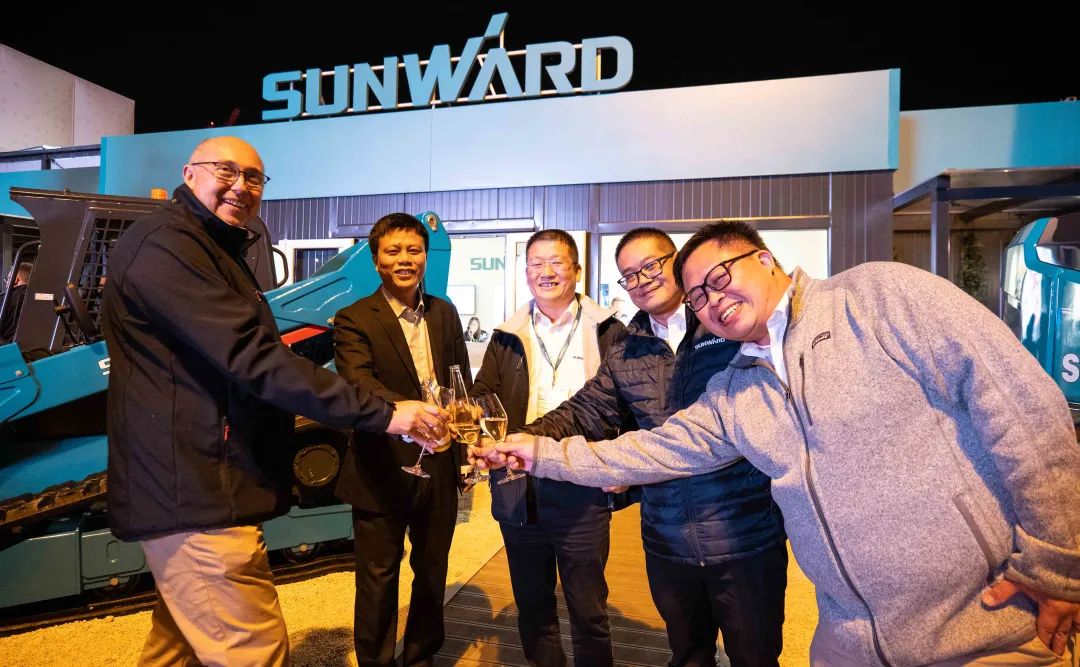 Bauma 2022 | 一组火热现场图带您重温k1体育
德国宝马展之旅