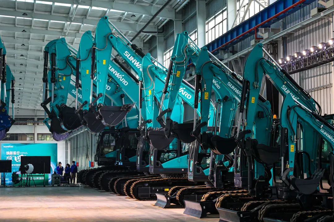 助力“双碳”目标!k1体育
集中发布F系列国四挖掘机